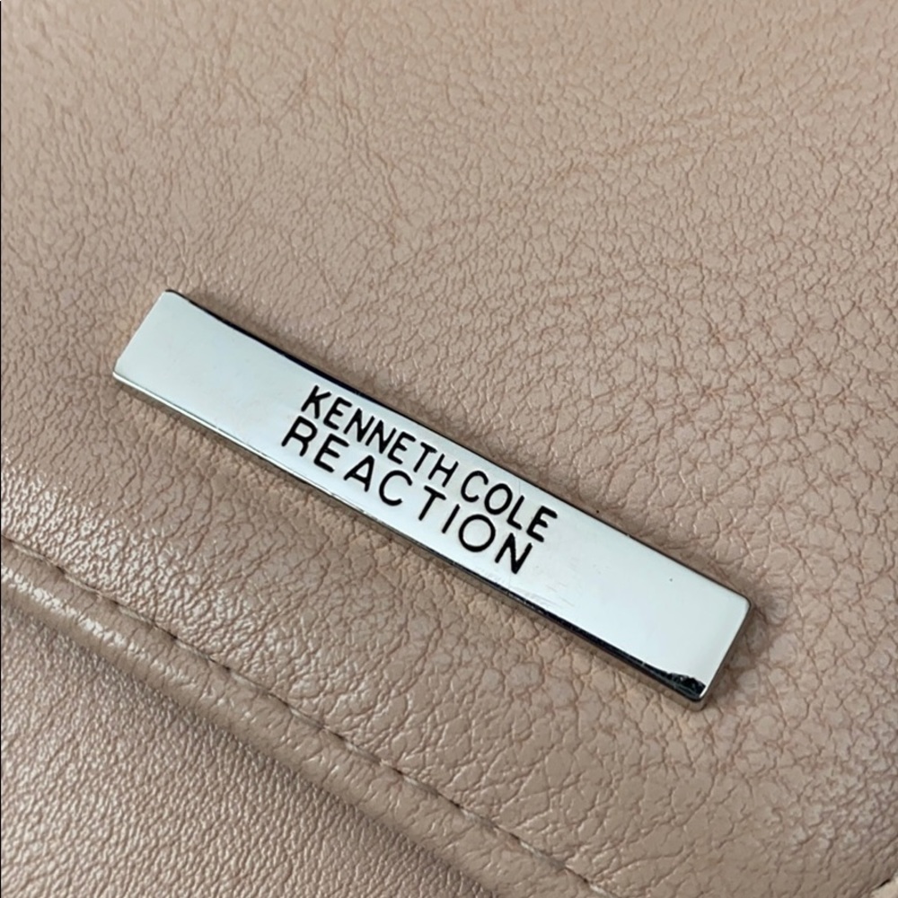 Kenneth Cole Champagne wallet/clutch - Picture 4 of 4